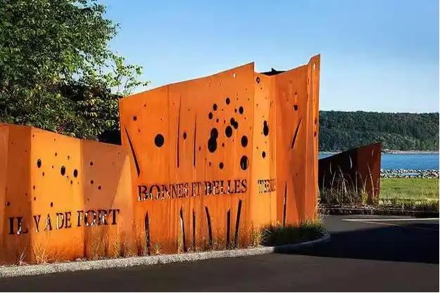 东丽锈钢板景观